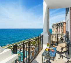 Двухместный номер Standard с видом на море (двуспальная кровать) в Kaya Palazzo Resort & Casino Girne