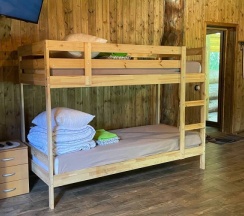 Четырёхместный номер №3 с красивым видом из окна в Дубки