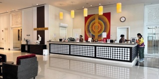 Пхра-Прадэнг: Апартаменты The Narathiwas Hotel & Residence Sathorn Bangkok