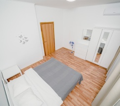Улучшенная квартира ул. 8 Марта 190 с отдельной спальней в Rooms-Eкб