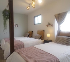 Коттедж с 5 комнатами в Nao's House USJ