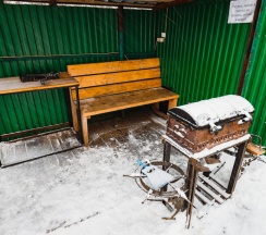 Коттедж с балконом и с красивым видом из окна в Филин дом