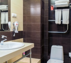 КОМФОРТ С КУХНЕЙ с одной большой или двумя отдельными кроватями в Comfort_Nsk Hotel