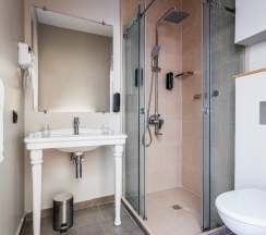Номер Deluxe с красивым видом из окна в Hotel River Inn