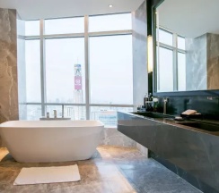 Двухместный люкс Royal двуспальная кровать в Centara Grand & Bangkok Convention Centre at CentralWorld