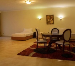 Люкс с видом на бассейн в Курортный отель Grand Oasis Resort
