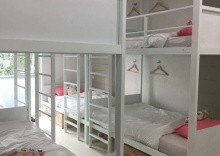 Кровать в общем номере (женский номер) в Rabbitat Hostel