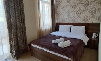 Двухместный номер Deluxe с балконом и с видом на горы (двуспальная кровать) в Отель IVERIA