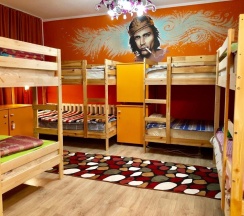 Кровать в общем номере в Loco Hostel