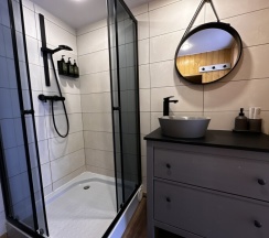 Геокупол на первой линии (размещение строго без животных) в Майтри кэмп на Финском заливе