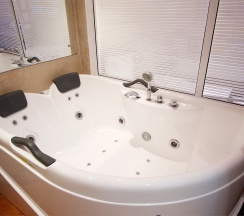 Комфорт+  4-х местный (2 двуспальные кровати или 1 двуспальная и 2 раздельные кровати) в Автодвор