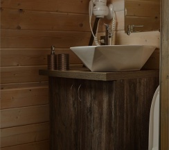 A-FRAME 2 с видом на озеро, большой террасой, гриль зоной и банным чаном в Dream House