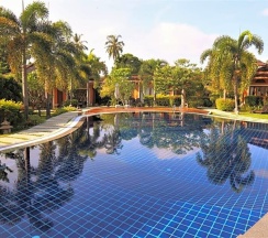 Двухместный люкс Deluxe с частичным видом двуспальная кровать в Laguna Villas Boutique Hotel
