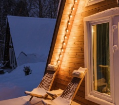 Двухместный коттедж Comfort с красивым видом из окна двуспальная кровать в Papino village