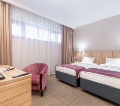 Стандарт "Classic" с 2 односпальными кроватями или одной двуспальной в Harbor Club Hotel