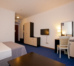 Супериор с балконом и видом на море (одна кровать 160 см, диван 120 см) 3* в Golden hills