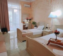 5ти местный стандарт с французским балконом в Золотой берег Витязево