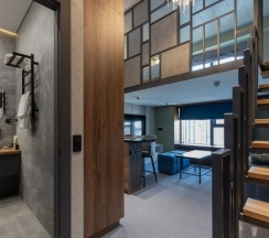 Апартамент 14 Современный двухуровневый лофт  с живописным видом на Москву (с душем) в Ap-in aparts