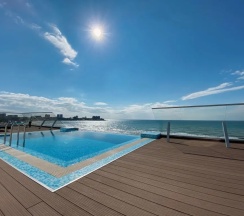 Апартаменты с бассейном с видом на море в Grand hotel Anapa