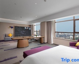Люкс в Hampton by Hilton Qingdao Jiaodong International Airport South Hotel