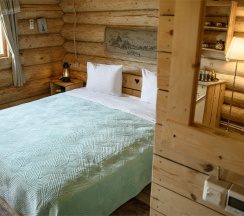 Изба категории студия в Остров