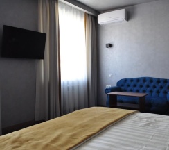 Просторный номер Классик с кроватью King-size в Loft Boutique