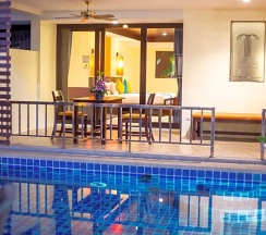 Трёхместный номер Standard с видом на бассейн в Woovo Phuket Kata