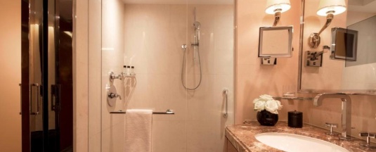 Двухместный номер Superior двуспальная кровать в Four Seasons Hotel London at Park Lane