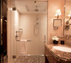 Двухместный люкс Westminster двуспальная кровать в Four Seasons Hotel London at Park Lane