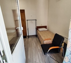 Трёхместный номер Comfort с балконом и с красивым видом из окна в Причал