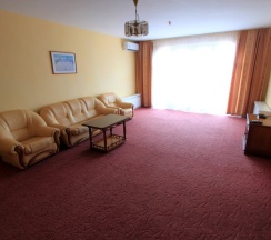 Люкс Comfort с балконом и с красивым видом из окна в Бриз