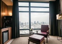 Люкс с видом на город в Grand Howard Hotel Bangkok