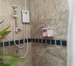 Четырёхместный семейный номер Standard с видом на сад в 60 Bluehouse - Hostel