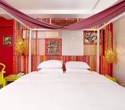 Двухместный номер Deluxe с видом на море двуспальная кровать в Patong Beach Hotel