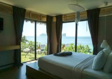 Номер Grand с балконом и с видом на море в HIP Seaview Resort at Phi Phi