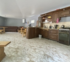 Коттедж с красивым видом из окна в Александрия