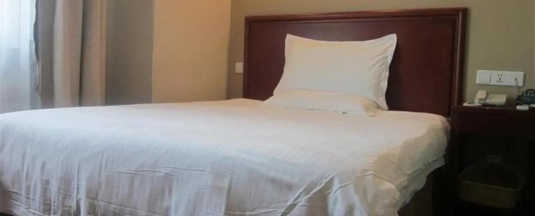 Апартаменты с красивым видом из окна в GreenTree Inn Shanghai Hongqiao Airport Hotel