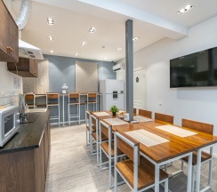 Кровать в общем номере (мужской номер) в Море