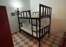 Трёхместный номер Standard 2 отдельные кровати и двухъярусная кровать в Phuket Old Town Hostel