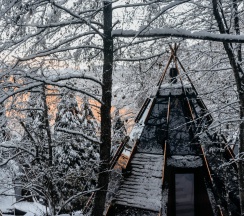 Двухместный номер с двуспальной кроватью с видом на горы в Pine River Красная Поляна