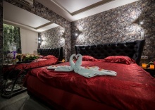Номер улучшенный комфорт с 1 двуспальной кроватью (с завтраком) в Алекс Отель