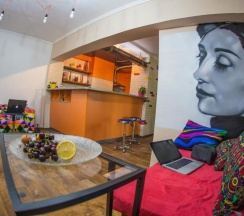 Кровать в общем номере (мужской номер) в Loco Hostel