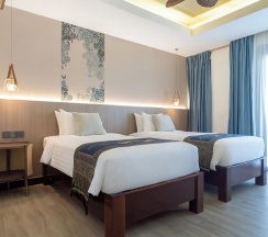 Двухместный номер Deluxe с балконом и с видом на бассейн 2 отдельные кровати в Howard Johnson by Wyndham Phuket Naiyang