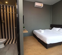 Двухместный номер Deluxe двуспальная кровать в The Arbern Hostel x Bistro
