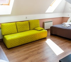 улучшенный четырехместный с ванной комнатой в Relax88