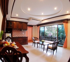 Люкс с балконом в Golden Villa