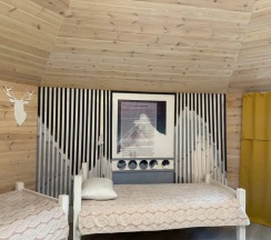 Пятиместный номер Standard с красивым видом из окна в Саянский Марал Аршан