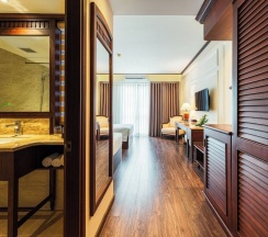 Двухместный номер Deluxe с видом на город двуспальная кровать в Tran Vien Dong Hotel