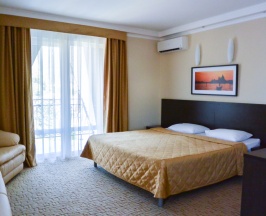 Двухместный полулюкс с 2 балконами двуспальная кровать в Амран