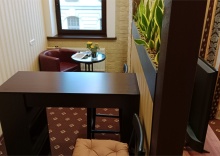 Апартаменты с просторной спальней, обеденной зоной и балконом в My Favourite Garden Hotel